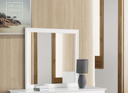 Traditional Wall Mirror For Any Space
